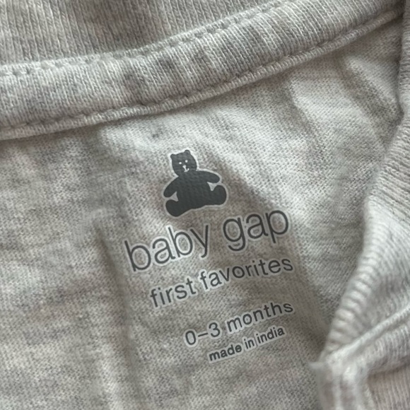 Various Brands • Old Navy/Gap/Unbranded Baby Onesies Pack of 5 - Picture 4 of 6